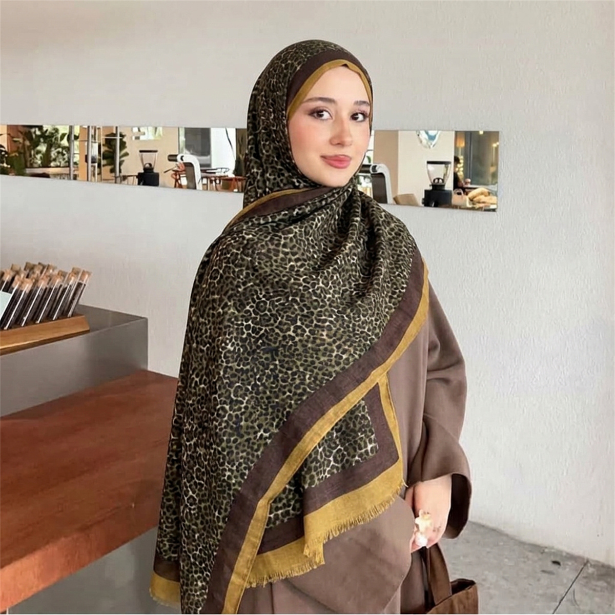 Vintage Leopard Print Hijab Sc - огляд і ціна Street Fashion Hijab