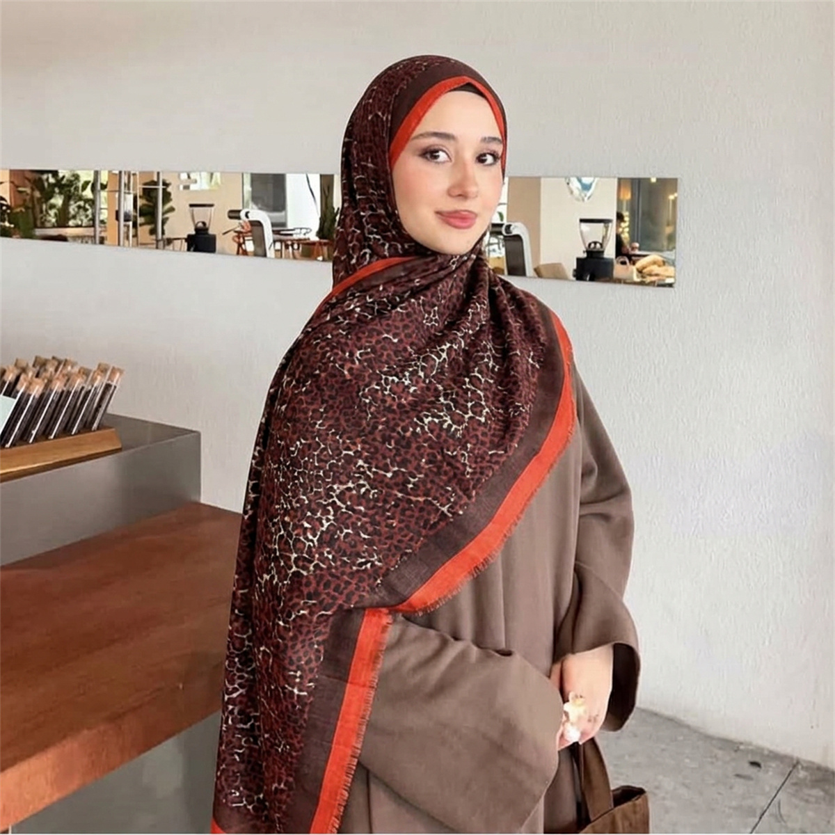 Vintage Leopard Print Hijab Sc - огляд і ціна Street Fashion Hijab